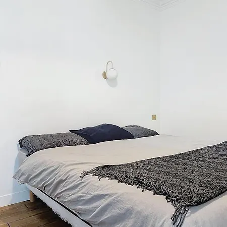 Cute Montmartre Apartament
