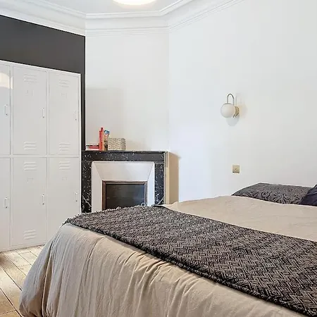 Cute Montmartre Apartament Paryż